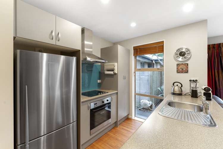 2/62 Radley Street Woolston_7