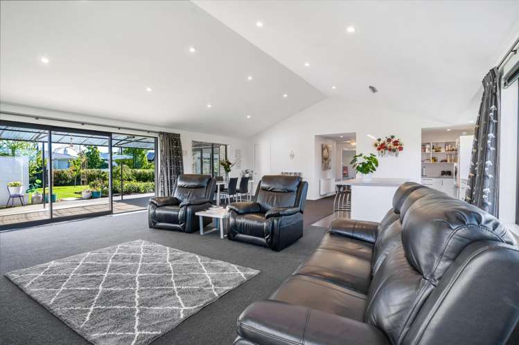 28 Talboys Drive Winton_10