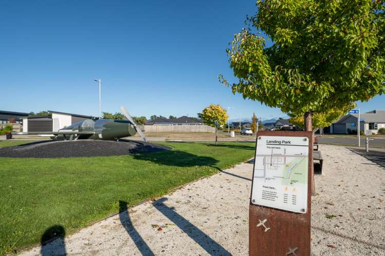 2 Kittyhawk Road Burleigh_11