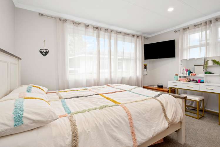 3b Stirling Grove Greerton_7