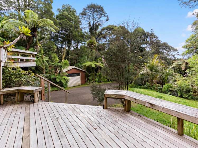 416 Scenic Drive Waiatarua_10