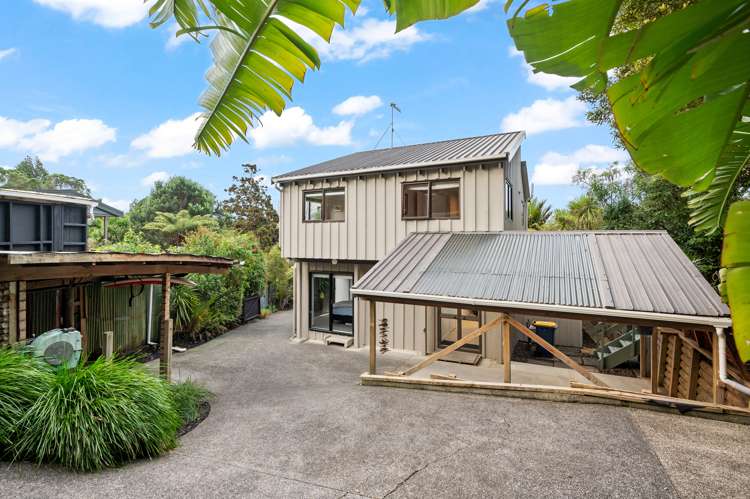 10 Raroa Terrace Waiatarua_24