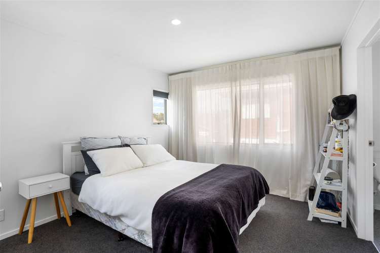 2/43 Lingfield Street Glenfield_10