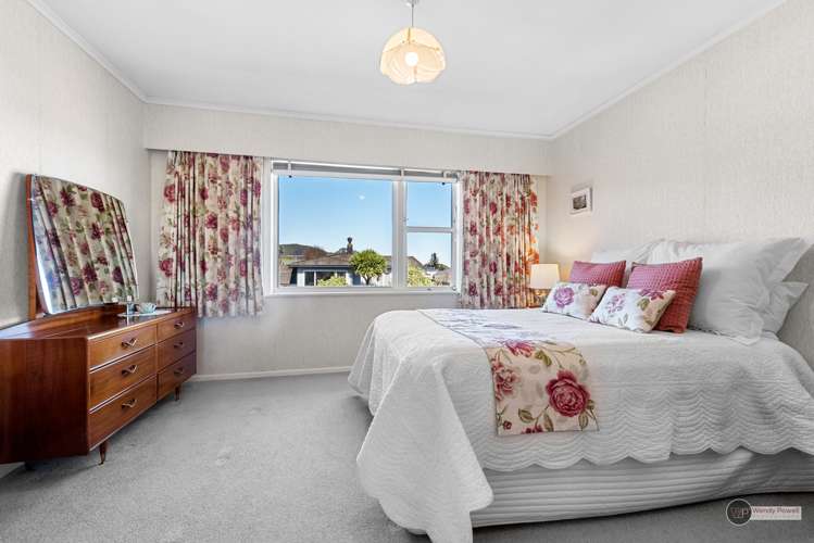 7 Earlston Grove Avalon_10