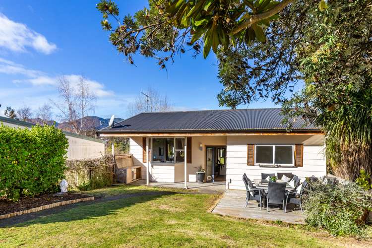 9 Armstrong Grove Hilltop_23