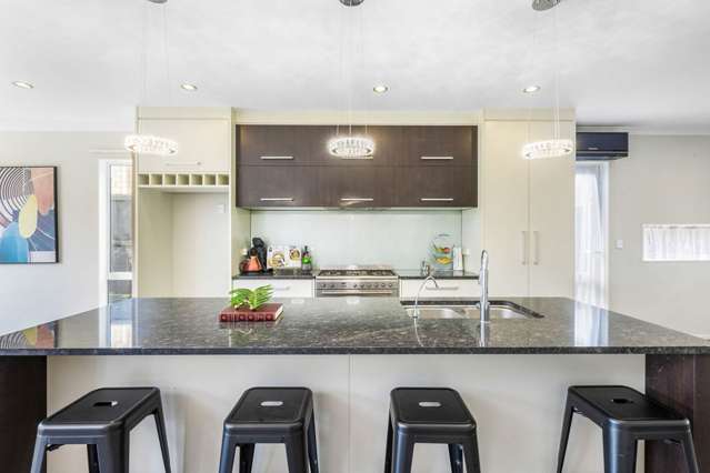 8 Andy Crescent Flat Bush_4