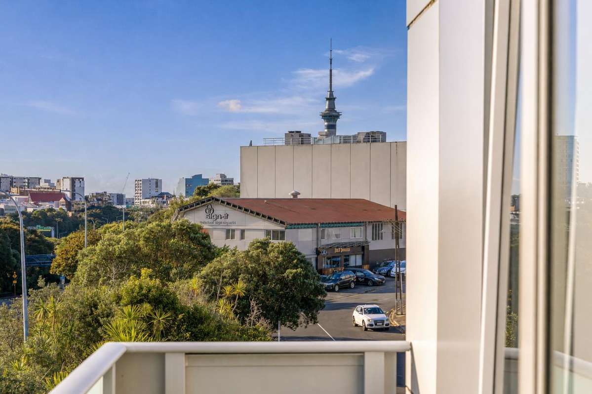 3A/15 Minnie Street_1
