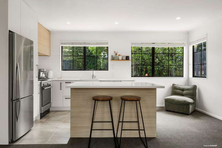 99b Captain Scott Road Glen Eden_2