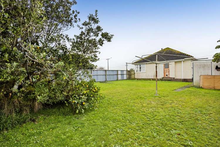 1 Acourt Street Hawera_14