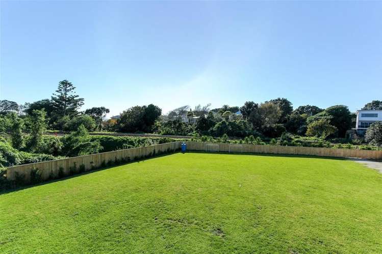 11/5a Baring Terrace Strandon_18