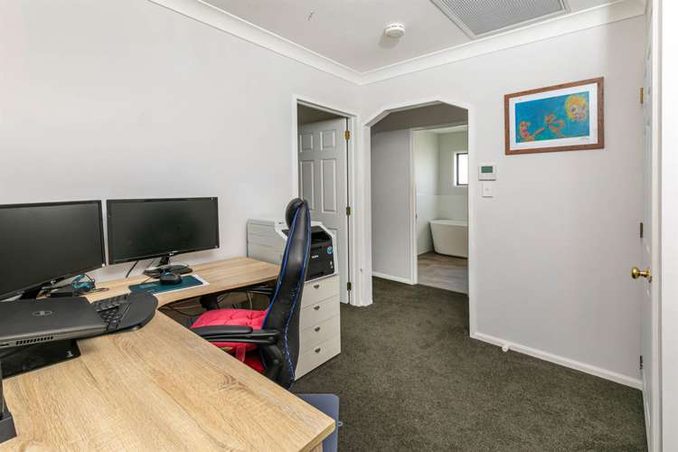 23 Roy Maloney Drive Henderson_18