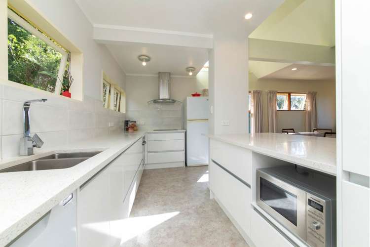 422 Huia Road Laingholm_4