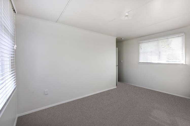 14 Cottrell Crescent Onekawa_6