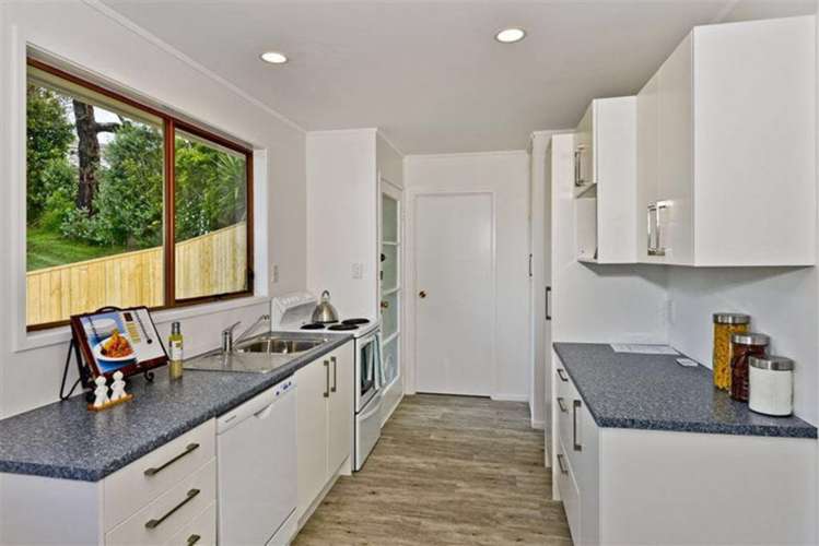 12 June Place Torbay_5