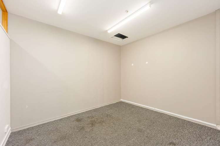 Unit 8/145 Quay Street City Centre_10