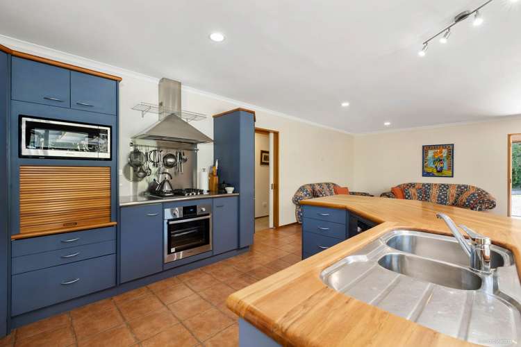 9 Awaroa Stream Drive Waiuku_3