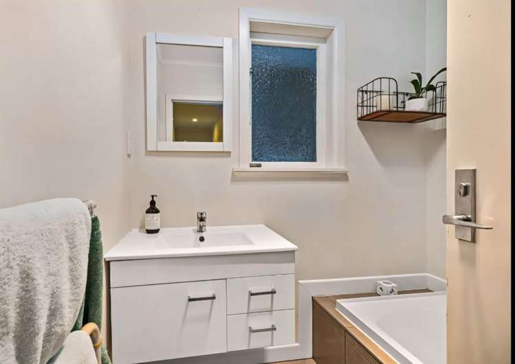 12 Arahoe Road New Lynn_7