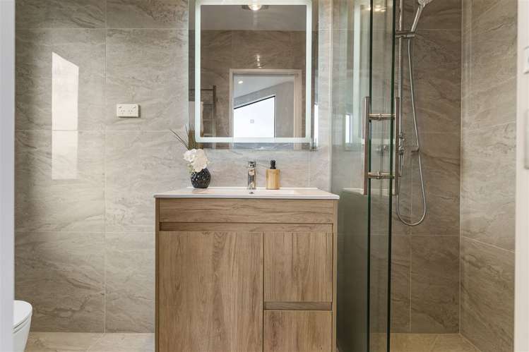 26 Gospel Heights Flat Bush_14