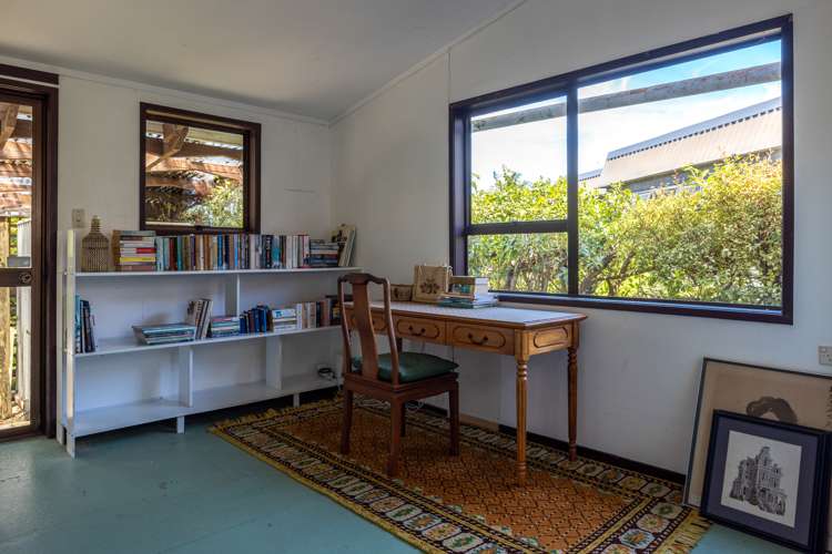 18 Esslin Road Surfdale_19