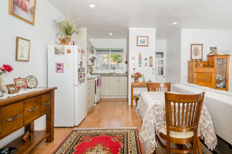 2/108 West Coast Road Glen Eden_14