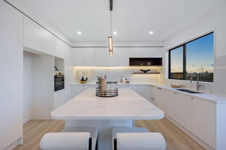11 Awanui Road Red Beach_11