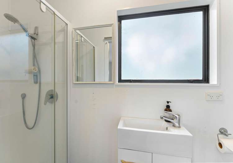 42 Field Way Waikanae Beach_27