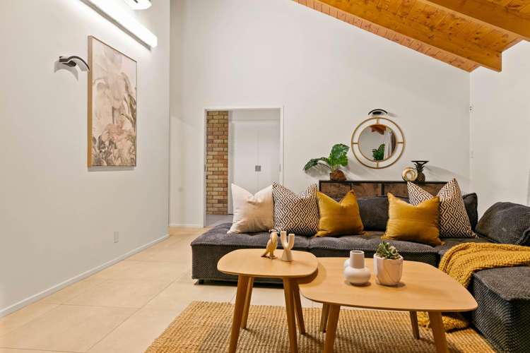 18 Burgundy Park Avenue Henderson_14