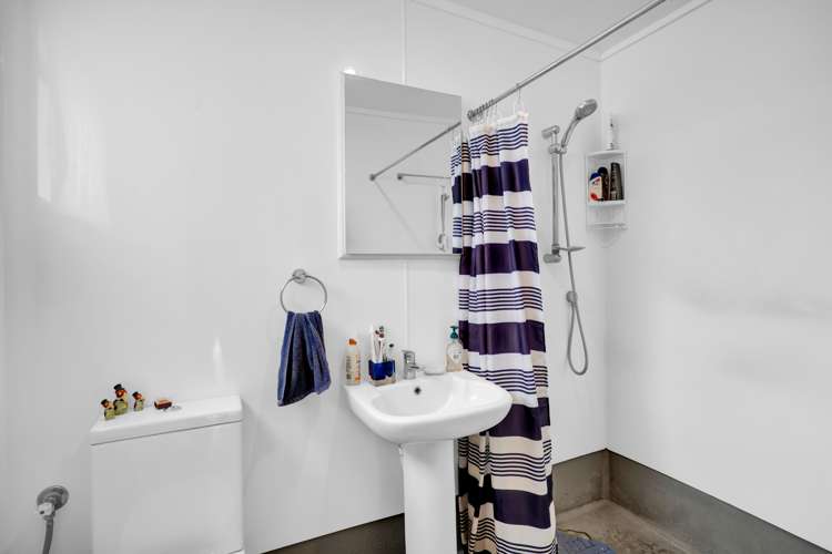 2 Broadway Waitara_14