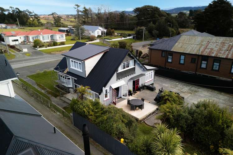 14 Bridge Street Tuatapere_1