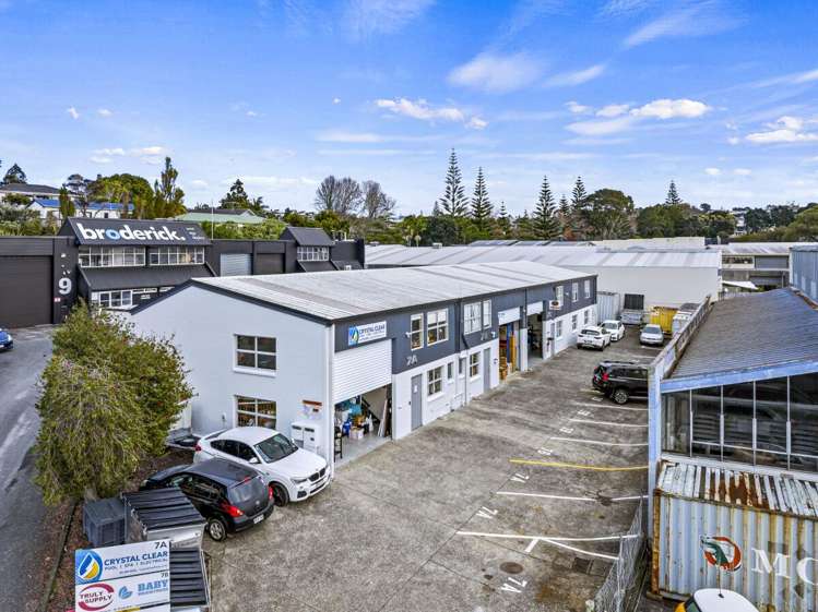 7 Colway Place Wairau Valley_11