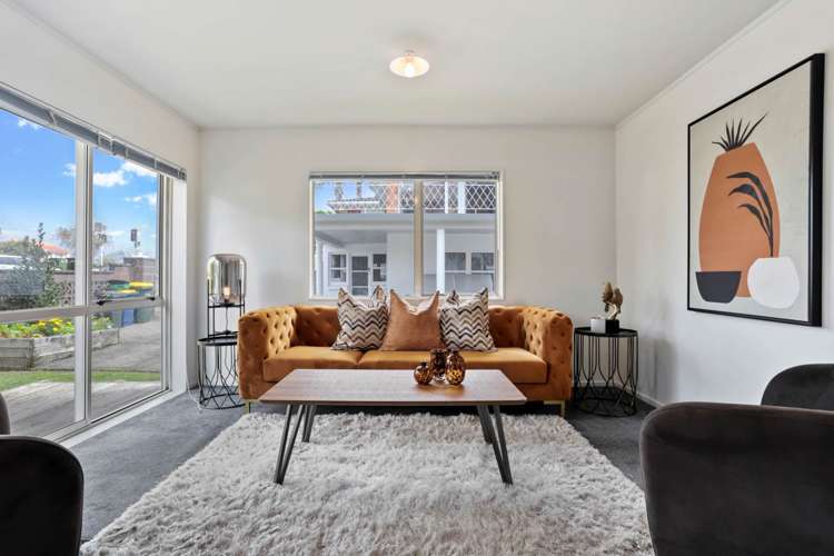 4265 Great North Road Glendene_28