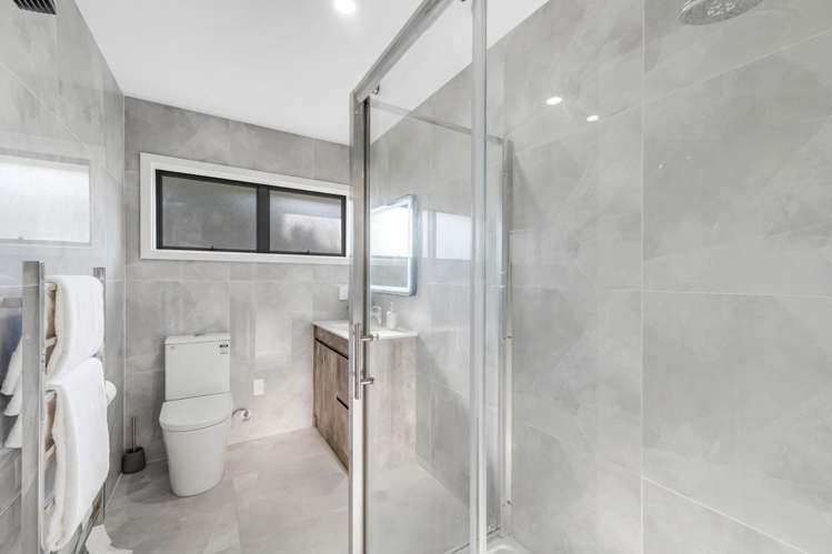 2/9 Bernie Edwards Place Botany Downs_17