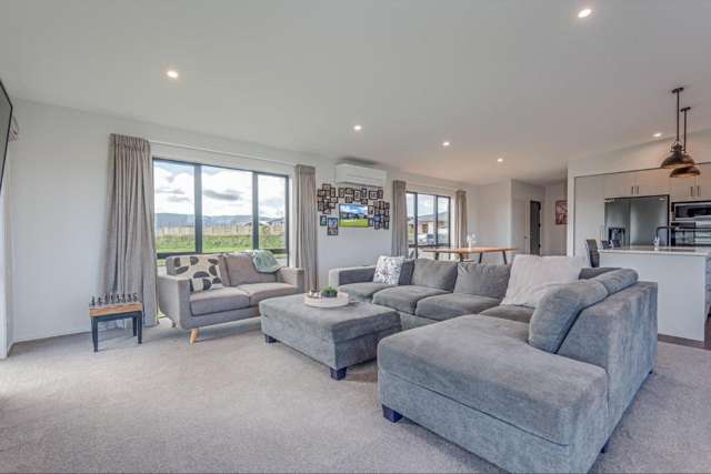 49 Johnstone Drive 10930_4