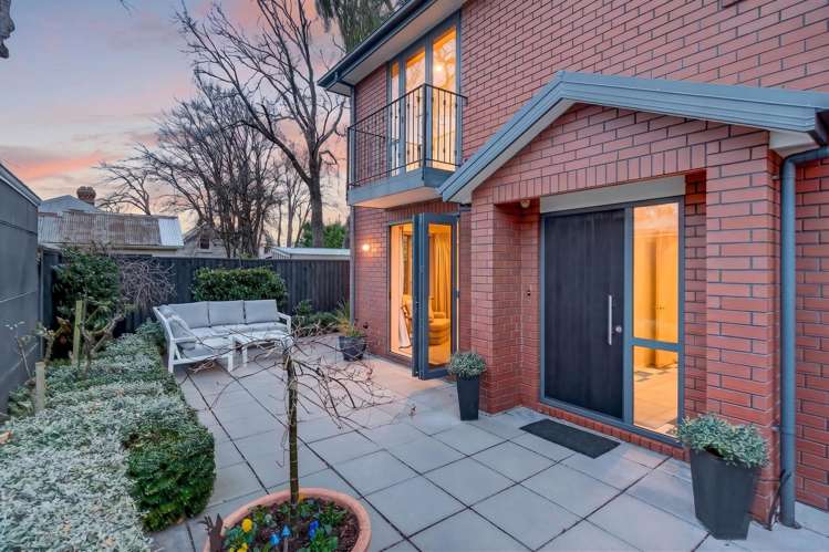 64B Holly Road_1