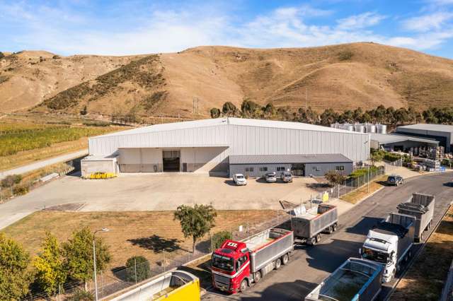 High-Stud Warehouse on 1.2497ha Section