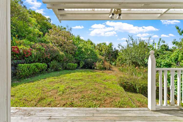 6 Young Street Mahurangi East_23