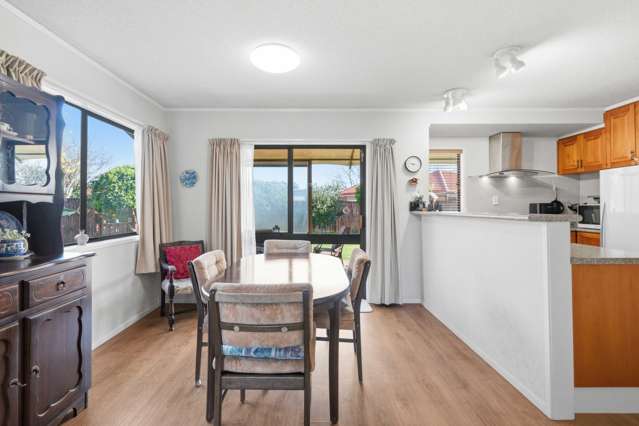 28 Evanda Crescent Conifer Grove_4