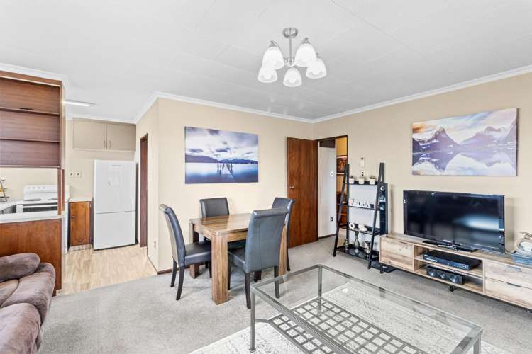 23A & 23B Stoke Street Westown_5