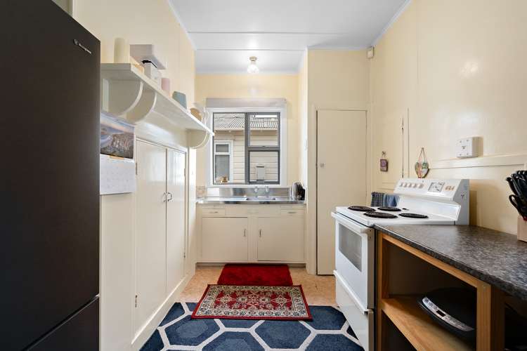 70 Endeavour Street Lyall Bay_9