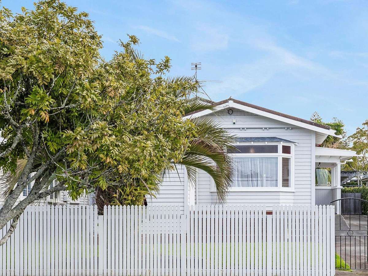 90 Huia Road_0