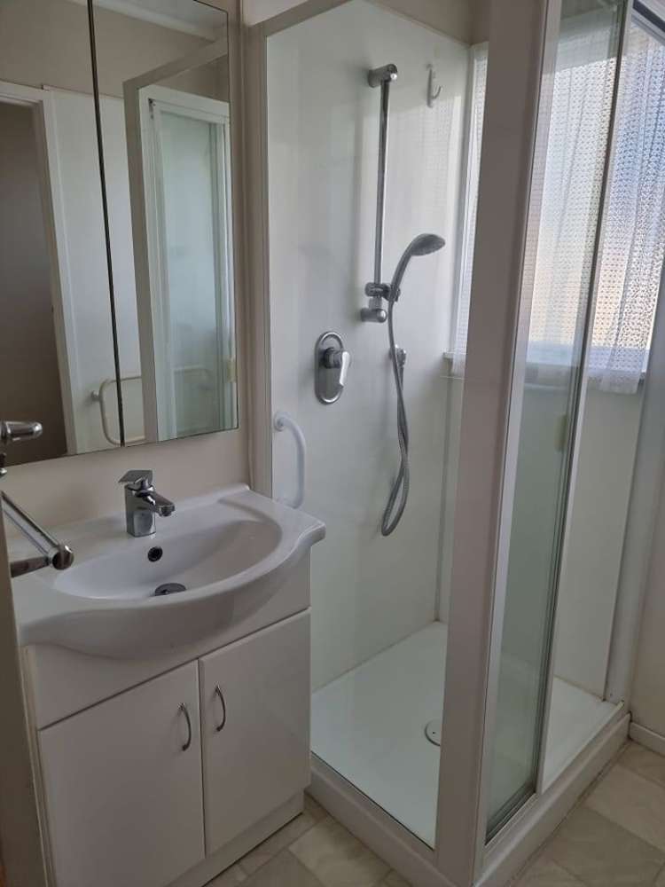 1/221 Hurstmere Road Takapuna_8