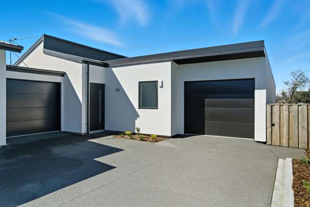 Single level, modern, ready and waiting!