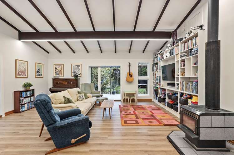 646 West Coast Road_3