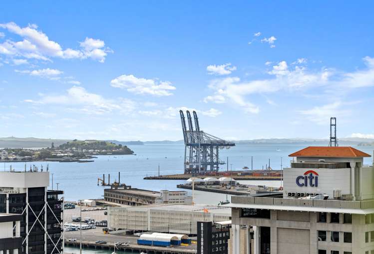 1807/26 Albert Street_0