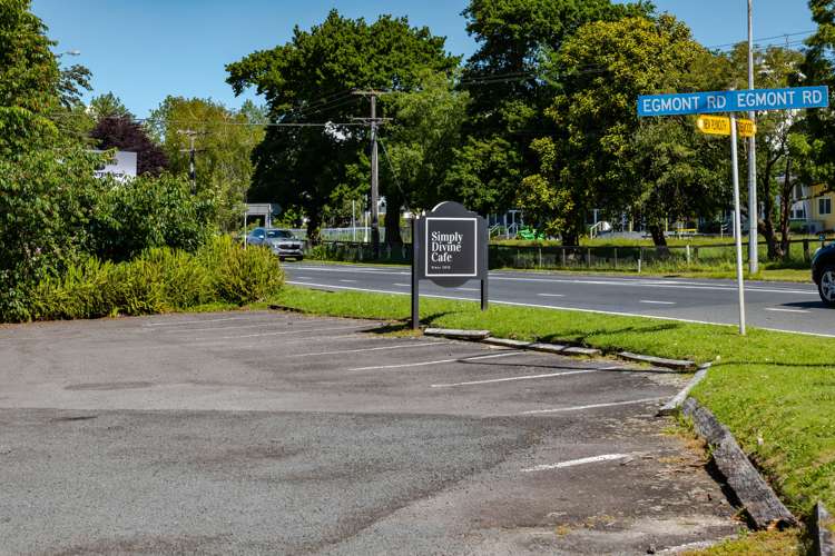 1277 Egmont Road Egmont Village_21