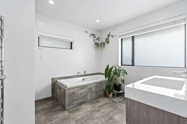65 Washbourn Drive Richmond_10