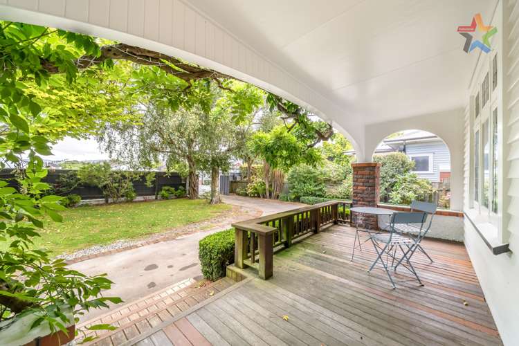 30 Ludlam Crescent Woburn_19