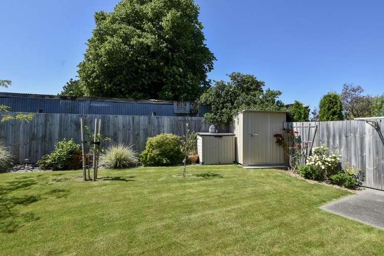 9 Ashmore Park Road Carterton_16