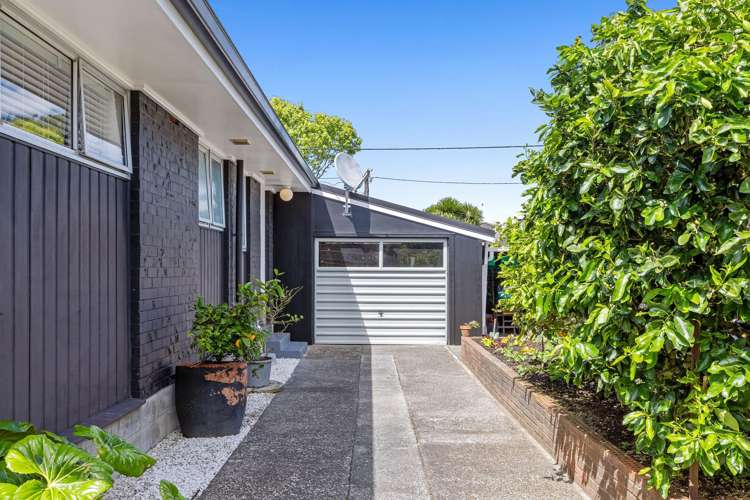 26 Doment Crescent Orewa_22