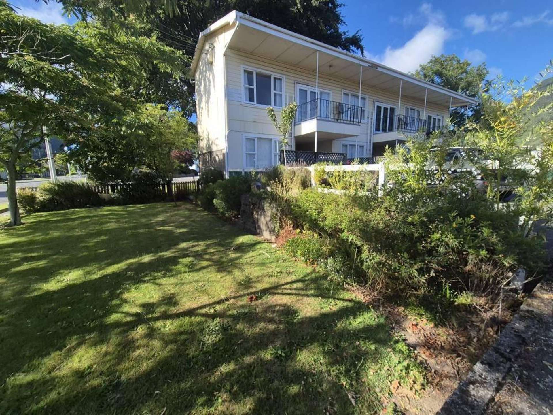 1/37 Devon Street Picton_0